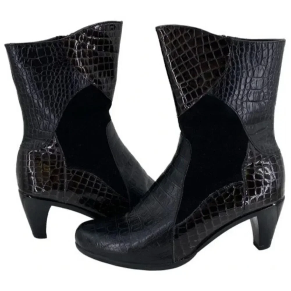 Helle Black & Brown Mixed Suede & Croc Embossed boots booties size 8